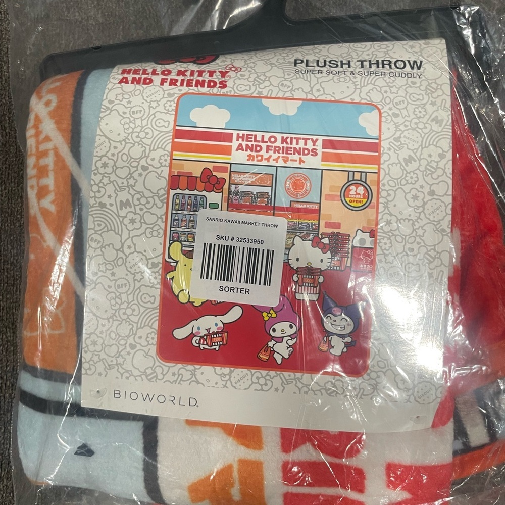 Hello Kitty and Friends Blanket - Picture 2 of 3